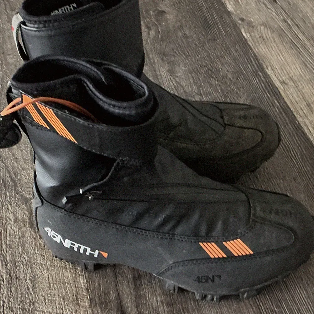 45NRTH Mountain Cycling Boots Black Orange EU 38 Winter Adjustable Closure