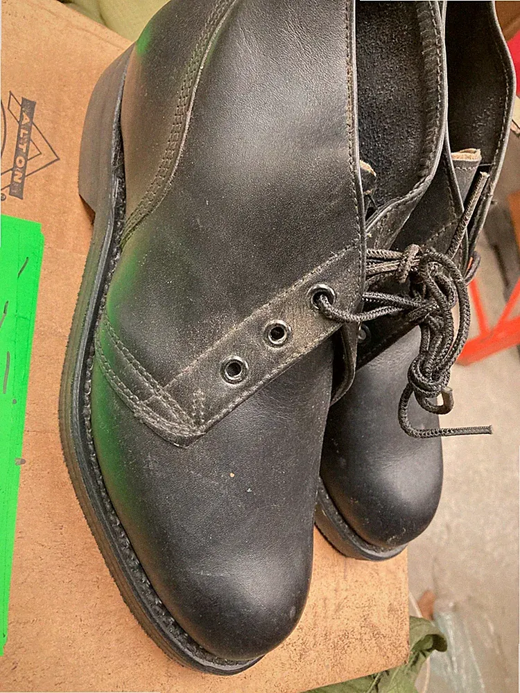 5 WIDE CHUKKA BOOT NEW / OLD STOCK LEATHER UPPERS