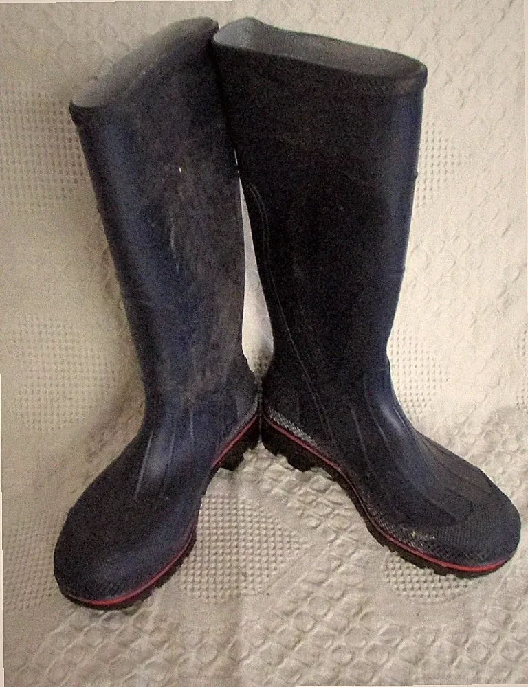 75126/7 Rubber Rain Knee Boots, Womens, 9, Pull, Nvy/Rd/Blk, 1PR