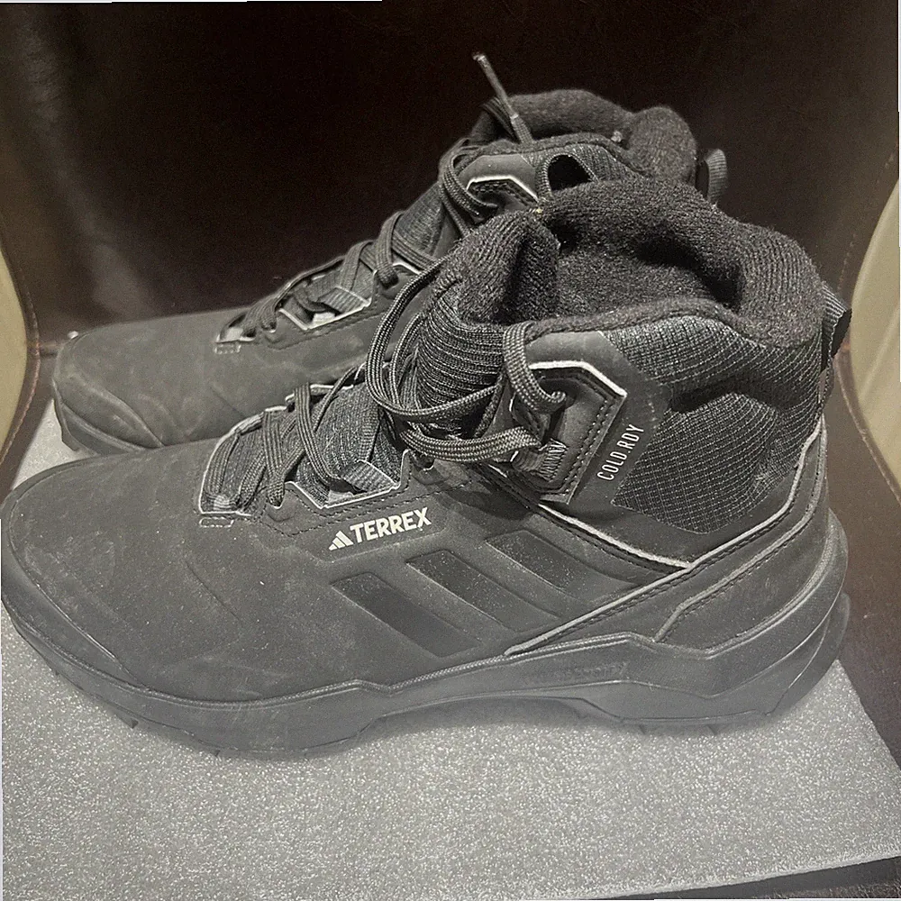 8.5 US MEN Adidas Terrex AX4 Mid Beta COLD.RDY.