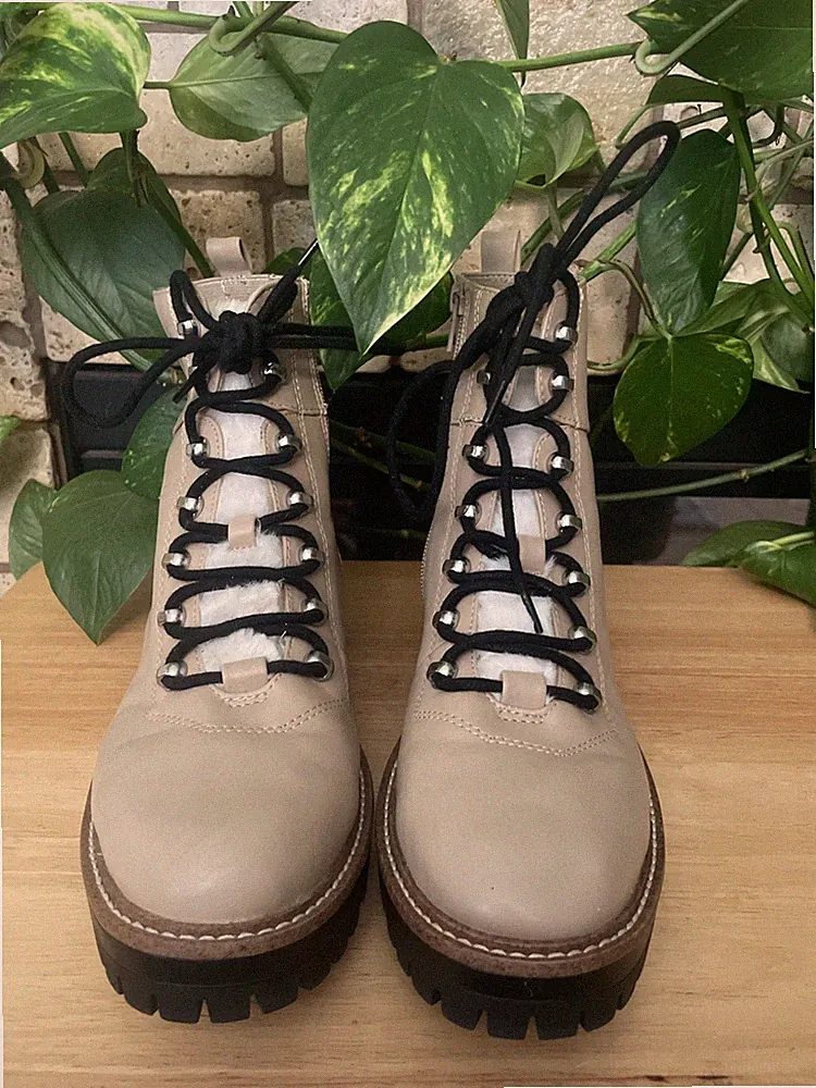 A New Day Boots Size 8.5 Women’s Leighton Hiking/Combat style, faux fur