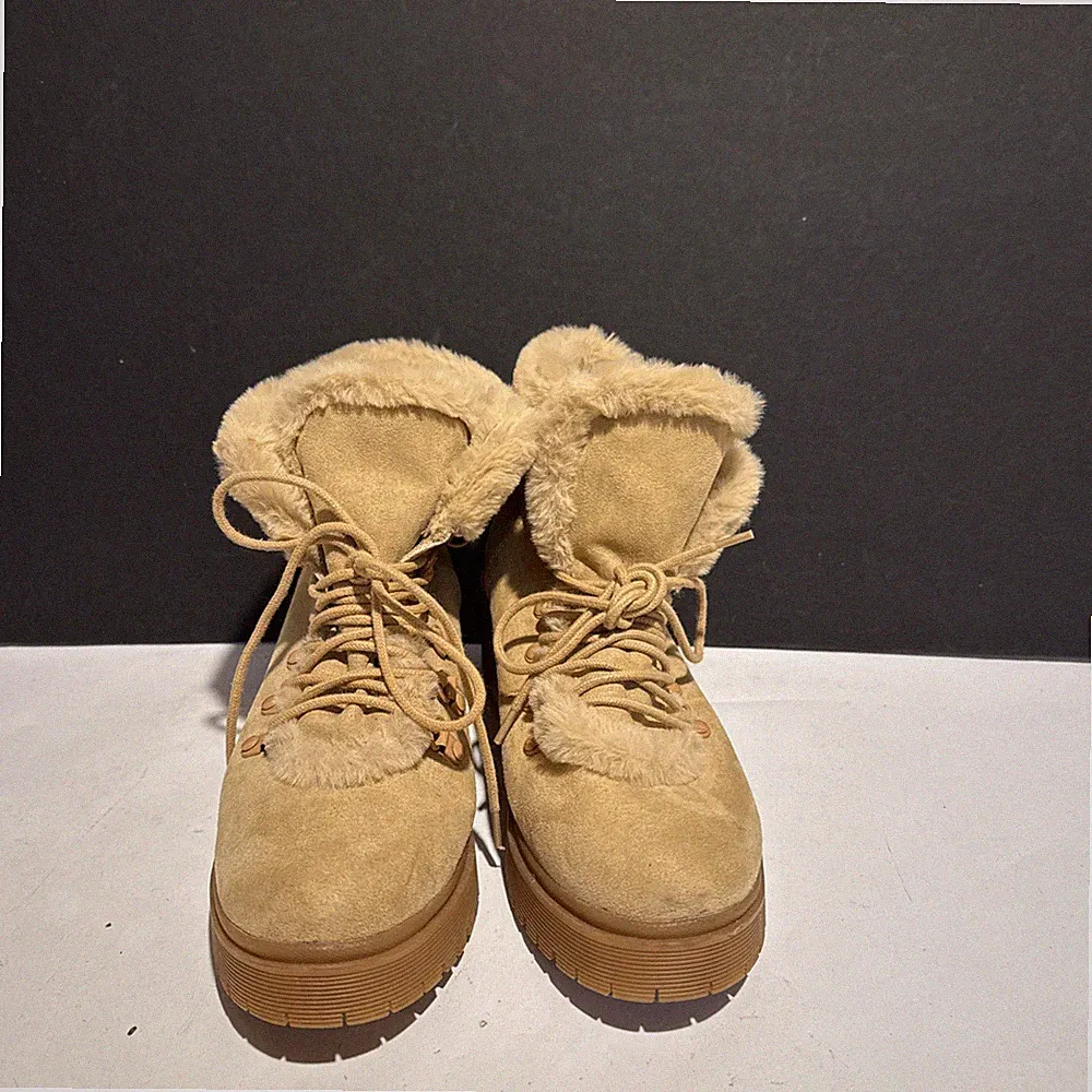 A New Day Hiking boot with faux fur tan size 8.5- Winter Boots