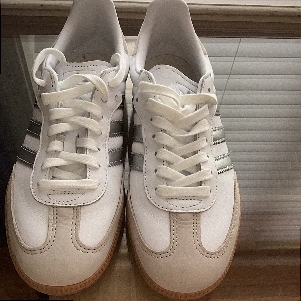 adidas Samba OG White Gray Gum Leather Low Top Athletic Sneakers Soccer