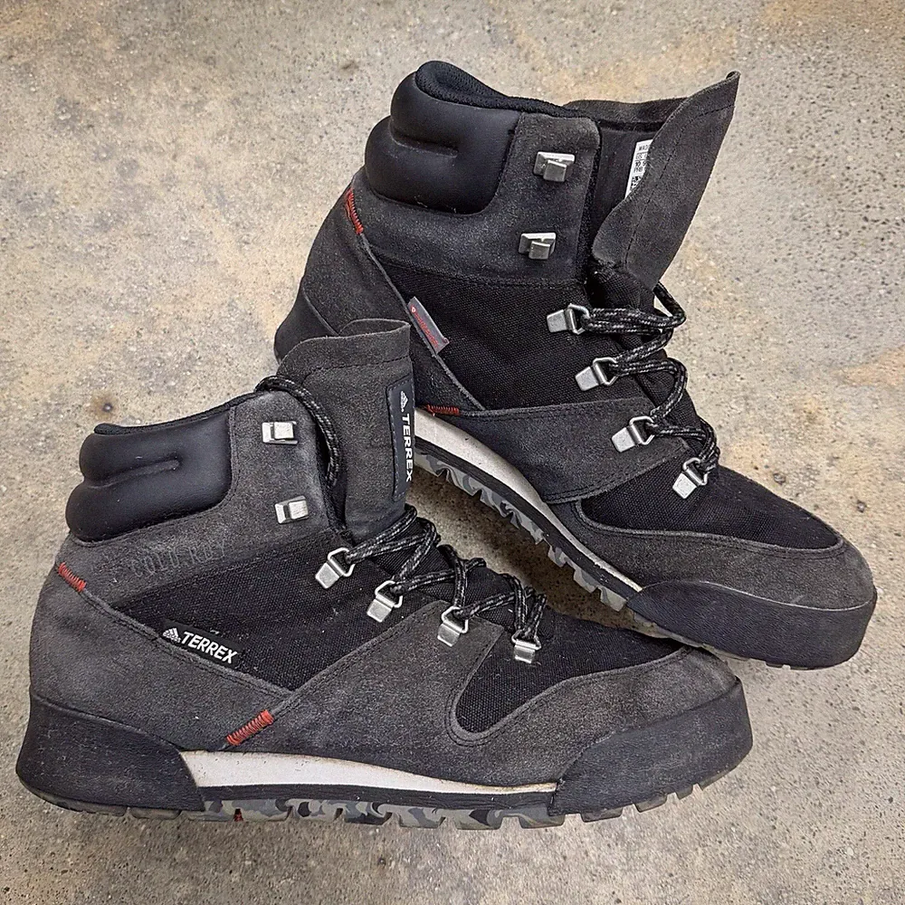 Adidas Terrex Hiking Boots Mens Size 10 Black Gray Traxion Trail Shoes FV7957