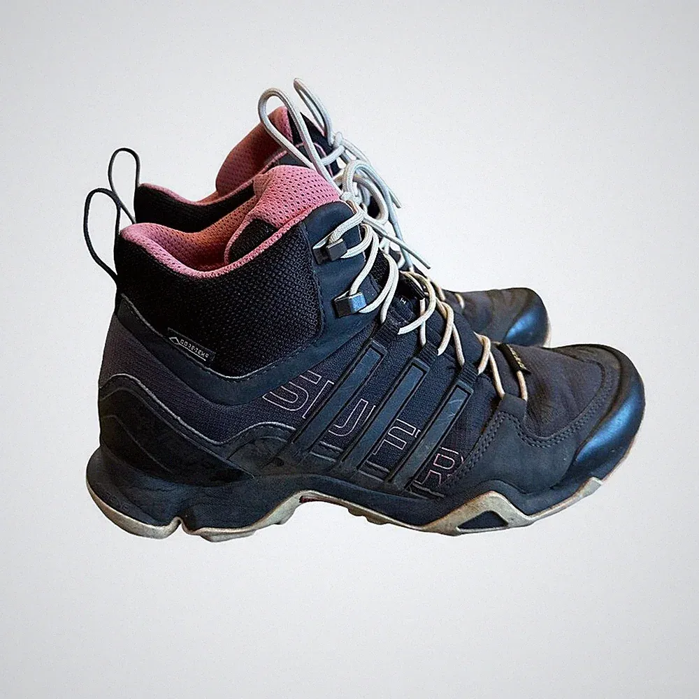 Adidas Terrex Swift R Mid GTX Hiking Boots Lace Up Outdoor Rugged Size 7 Women's