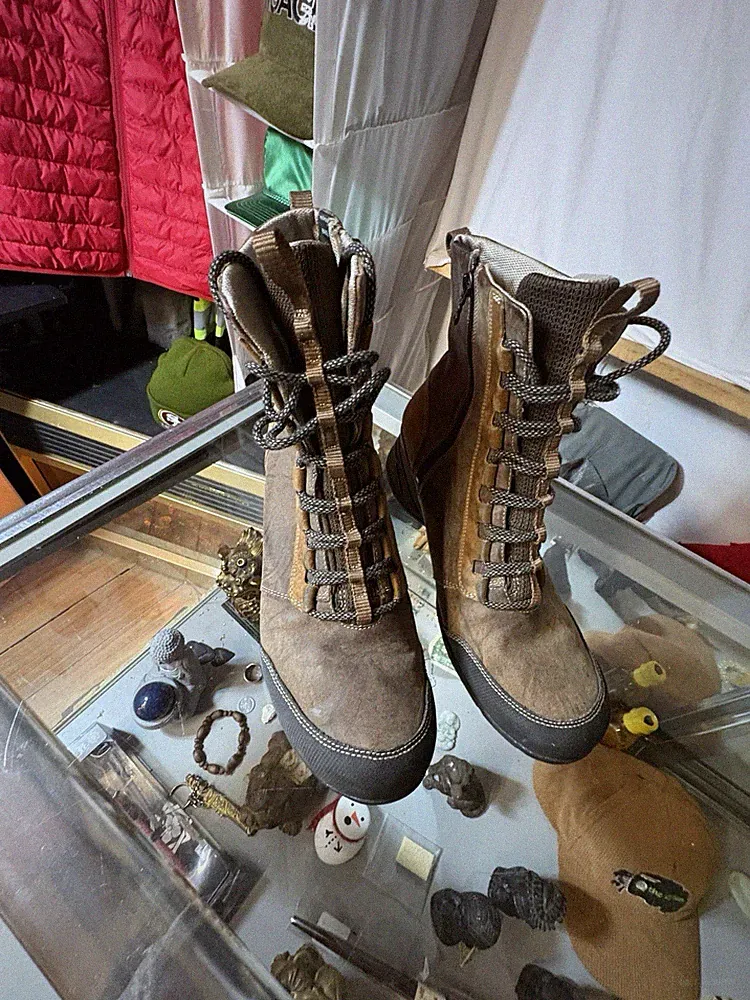 Ahnu Montara Women's Hiking Boots 10.5