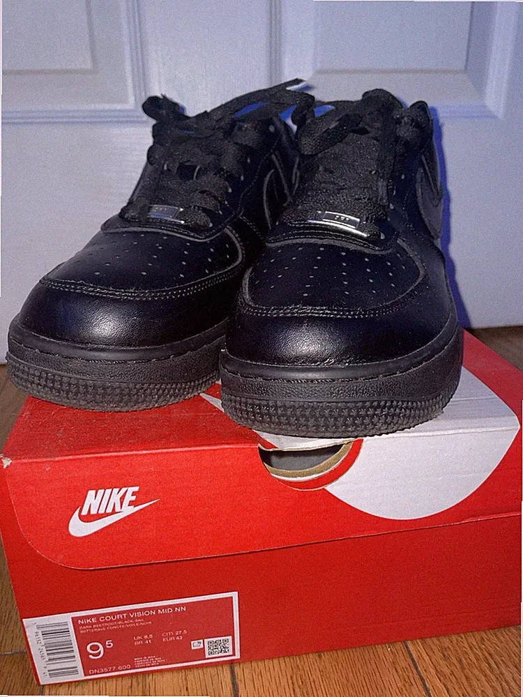 Air Force 1s Men's Black Leather Sneakers