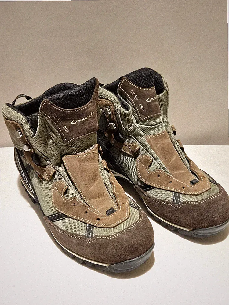 AKU Air 8000 Men’s Hiking Boots US 9 EU 42.5 Italy Vibram Sole Brown Green