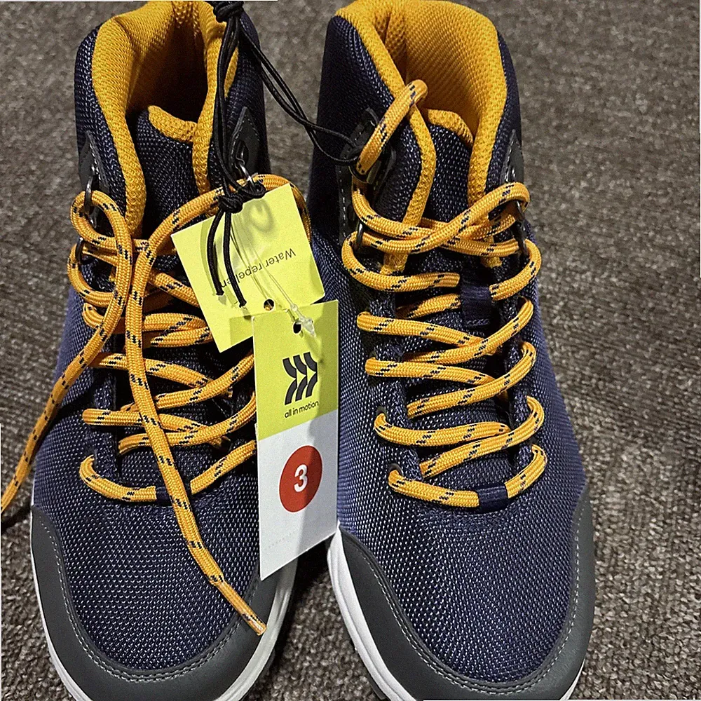 ALL IN MOTION Boys Size 3 Water Repellent Hiking Winter Boots Shoes