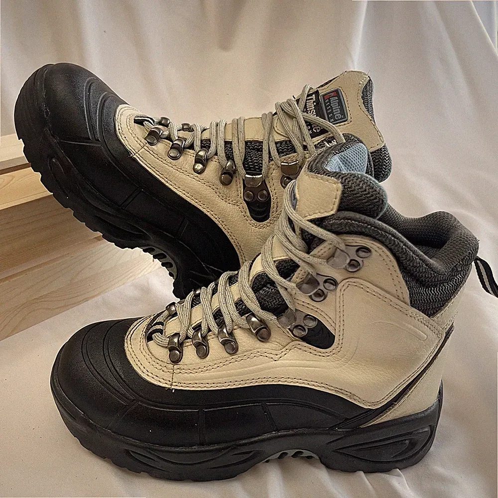 Alpine Design Summit Womens Boots Size 6 Hiking Cream Black Hightop Upper Tred