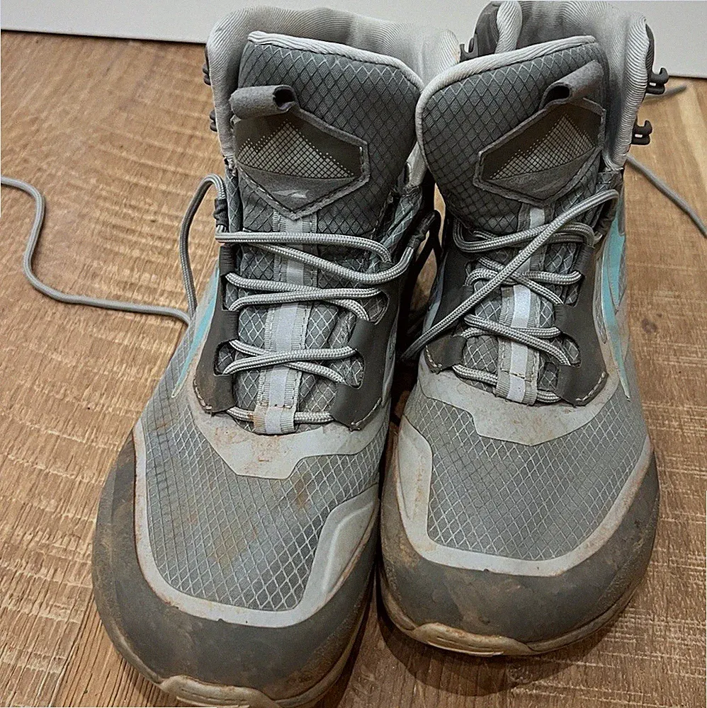 Altra Women's Hiking Boots Gray Blue Wide Width US 7.5 AL0A4VRA231
