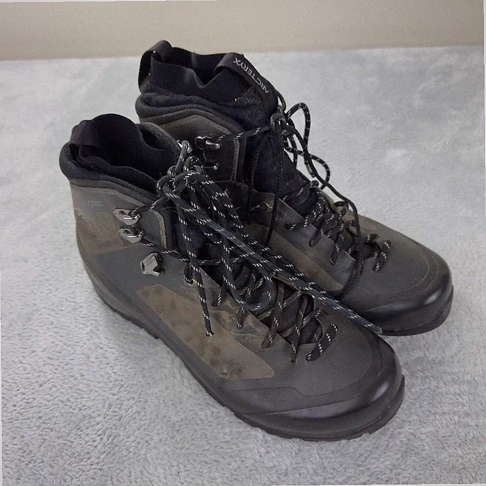 Arc'teryx Black and Brown Hiking Men's Boots Size 8 US