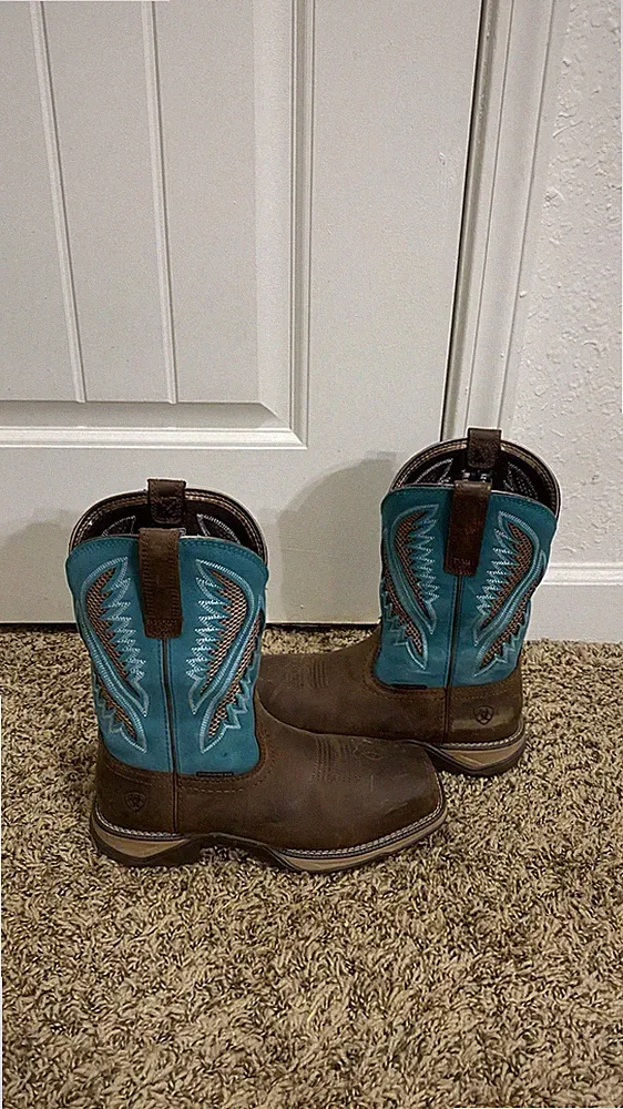 Ariat Composite Toe Women’s size 7.5B boots