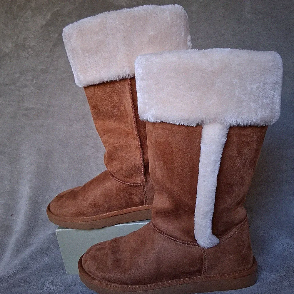 Arizona Jean Summit Tan Winter Snow Womens Boots Size 7 M Fur Lining Flat Heel