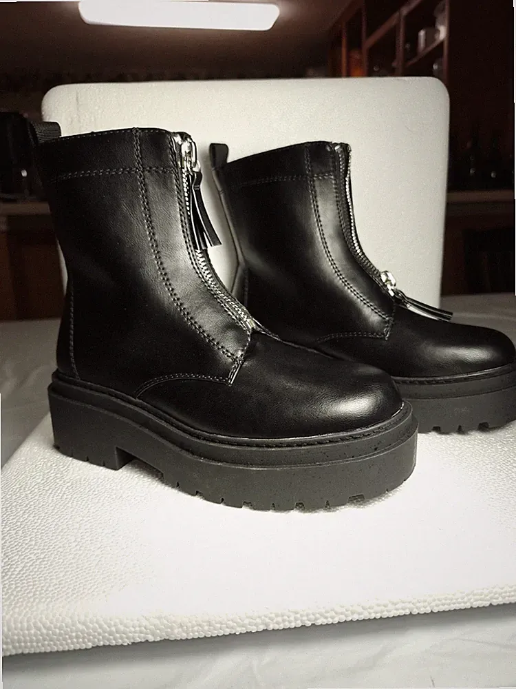 Arizona JeanCo Women's Xander Block Heel Motorcycle Boots Size 8M. N