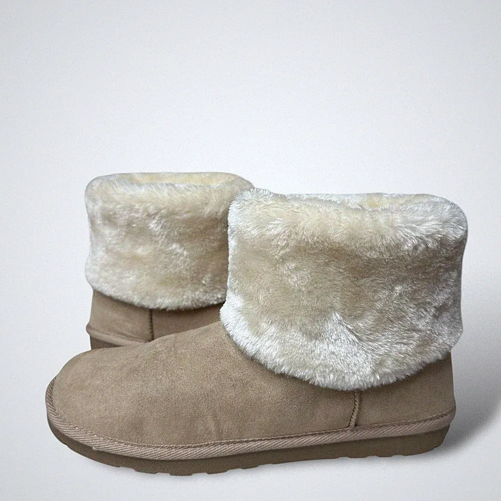 Arizona Shawn Boots Womens 10 Tan Cream Vegan Suede Faux Fur Lined Snow Slip On