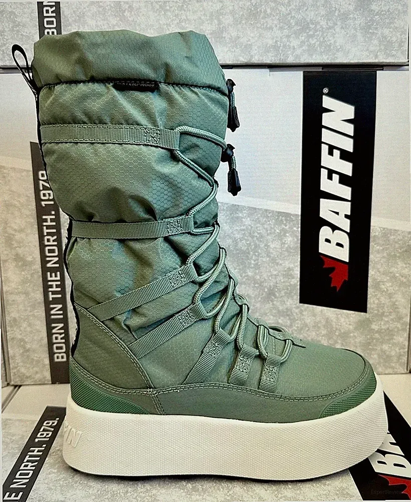 Baffin Women's Geneva Sea Green and White Winter Platform Boots New in Box