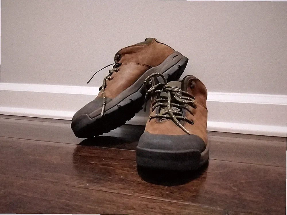 [BARELY WORN & WATERPROOF] Timberland Performance Women's Hiking Shoes 7.5 M