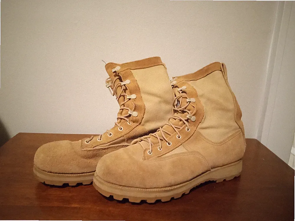 Belleville Combat hot weather desert Boots for Men, Size US 11.5 - Tan GTX