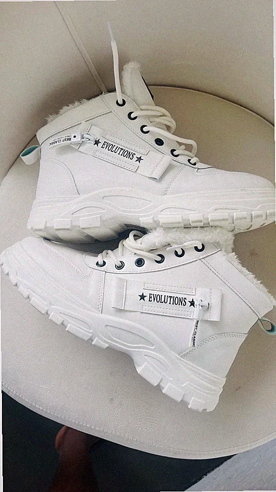 Best Solutions White Faux Fur Lined Lace Up Ankle Combat Boots Women 9.5
