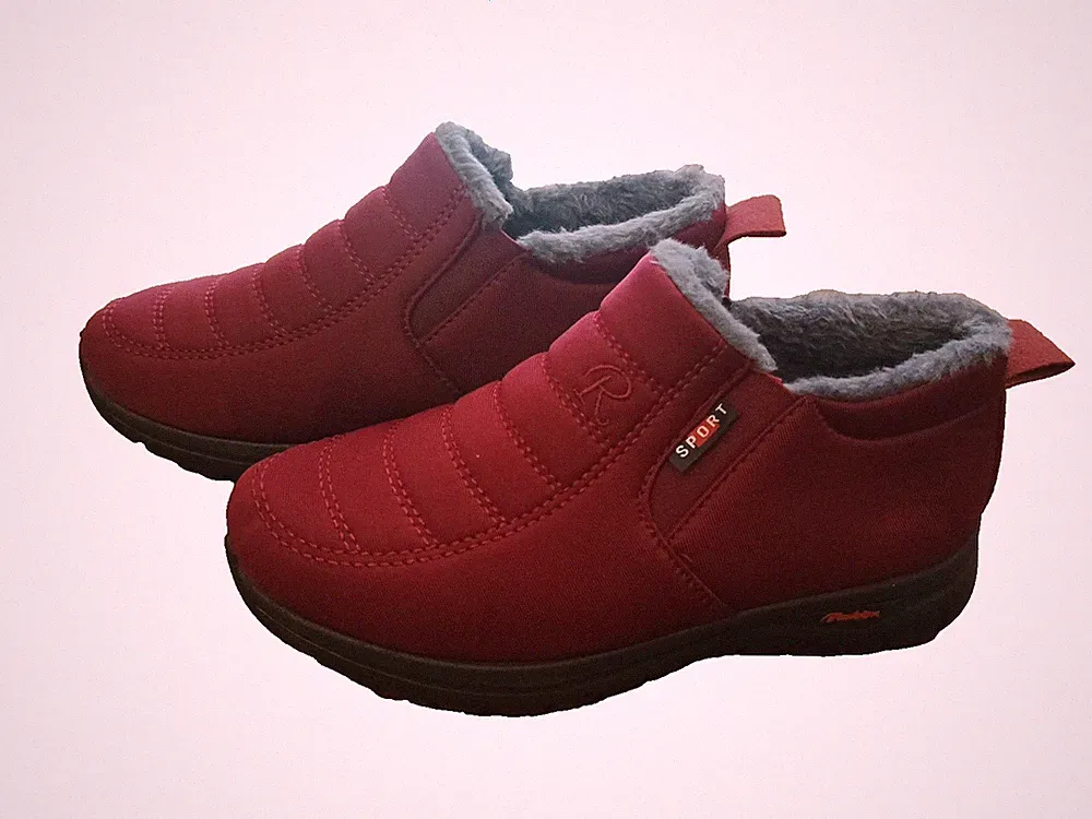 BJ Ankle Boot Red Quilted Snow Faux Fur Lining Elastic Inset sz EUR 36 US 6 NEW