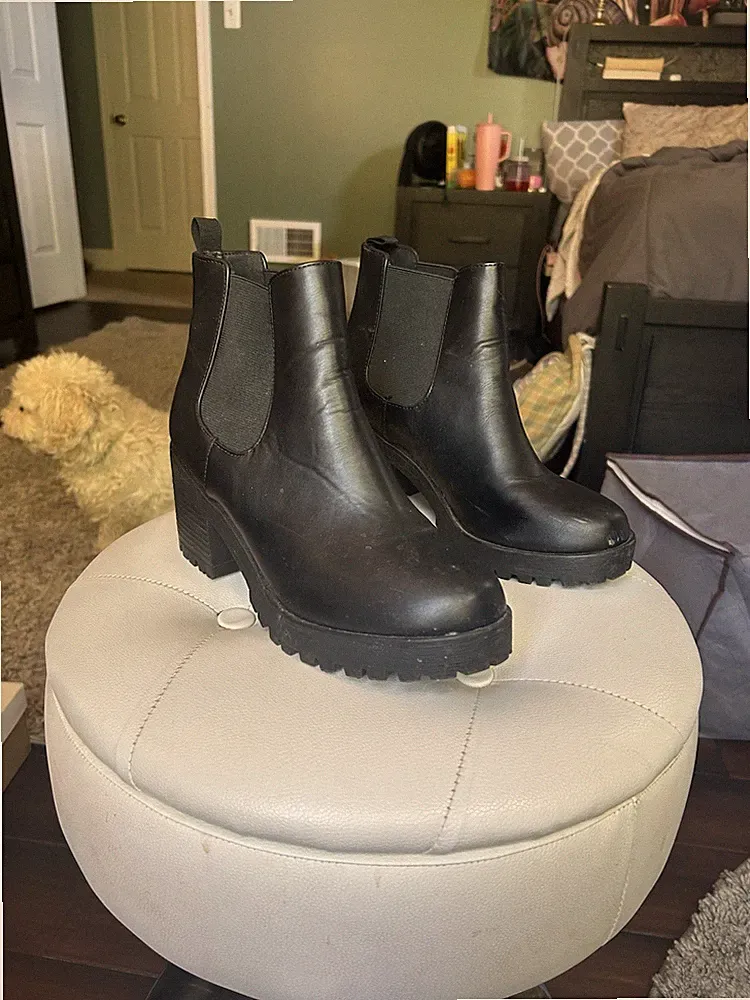 Black Chelsea Ankle Boots Pull On Faux Leather Lug Sole Rubber Women