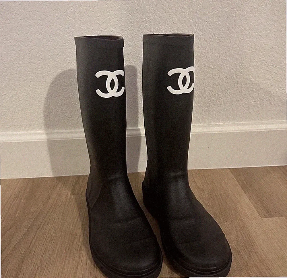 Black Rainboots Rubber