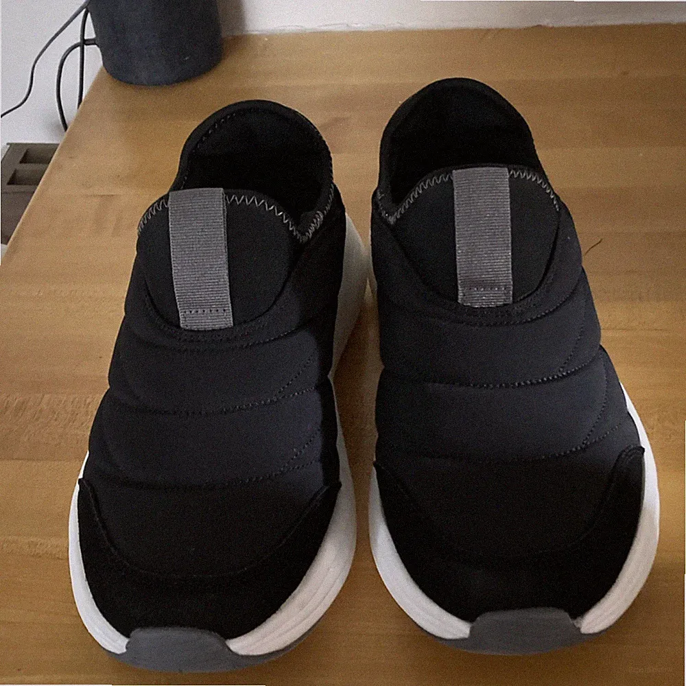 Black Slip On Athletic Sneaker Fabric Upper Rubber Outsole Low Top Men's Casual