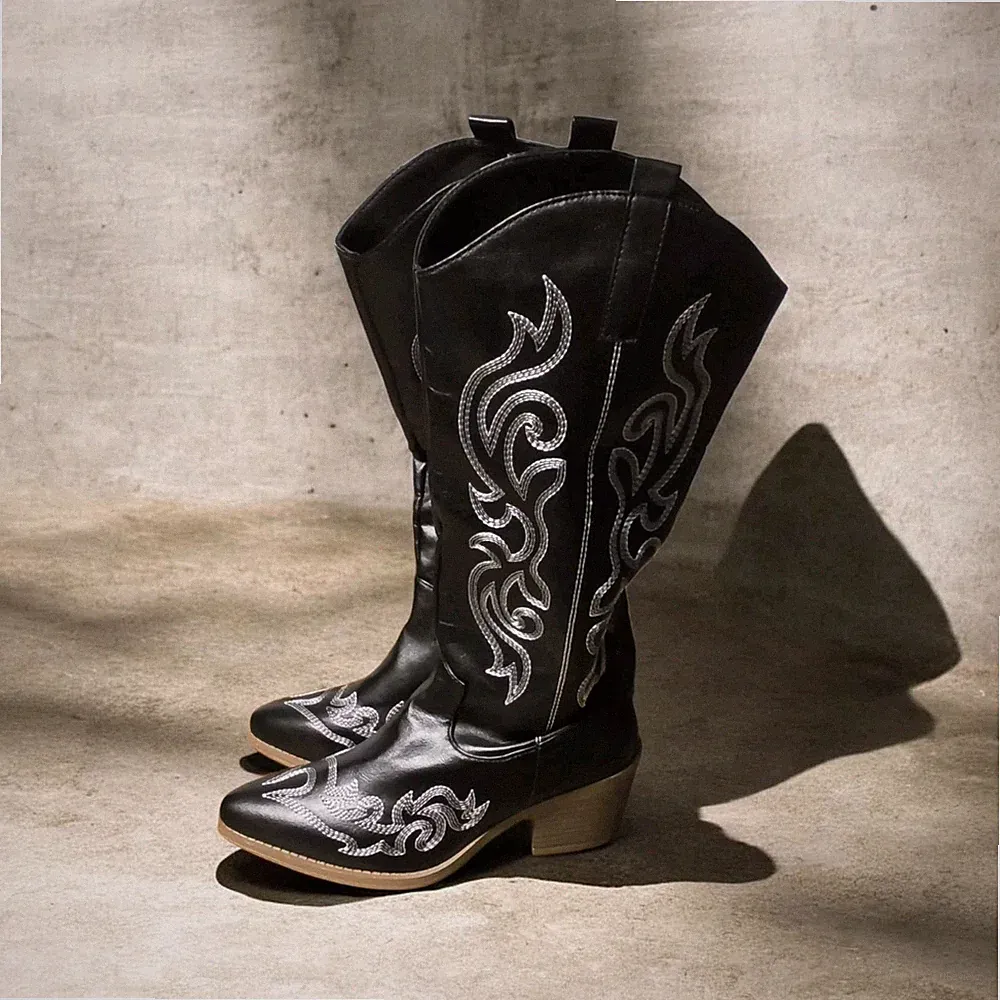Black Western Equestrian Boots with White Embroidery cowboy cowgirl size 11