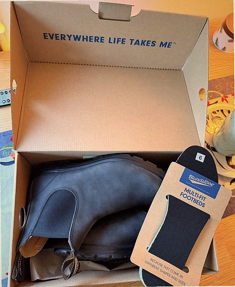 Blundstone 587 Classic Chelsea Boots Rustic Black US Women's Size 9