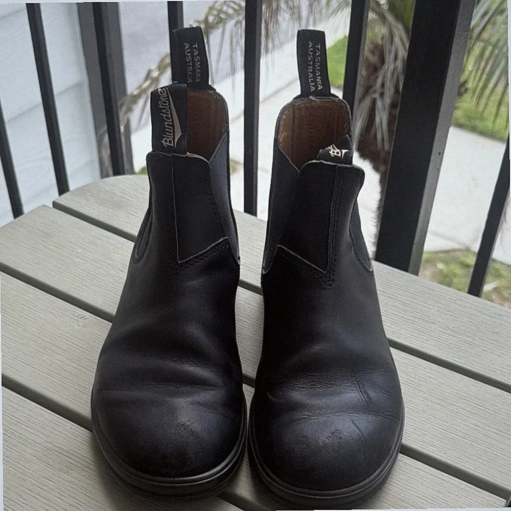 Blundstone Black Leather Chelsea Boots Slip-On Round Toe Unisex US 9.5