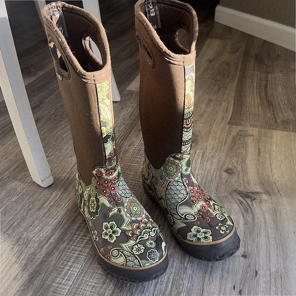 Bogs Classic High Paisley Boots Size 6 Womens Waterproof Rain Snow Working Chore