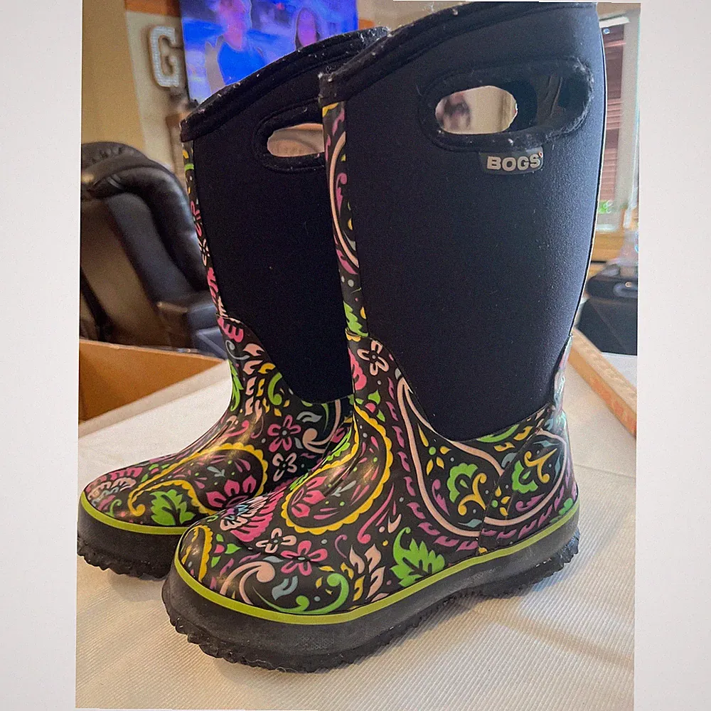 Bogs Classic Tuscany Youth 12 Black Paisley Floral Waterproof Rain Boots 52502