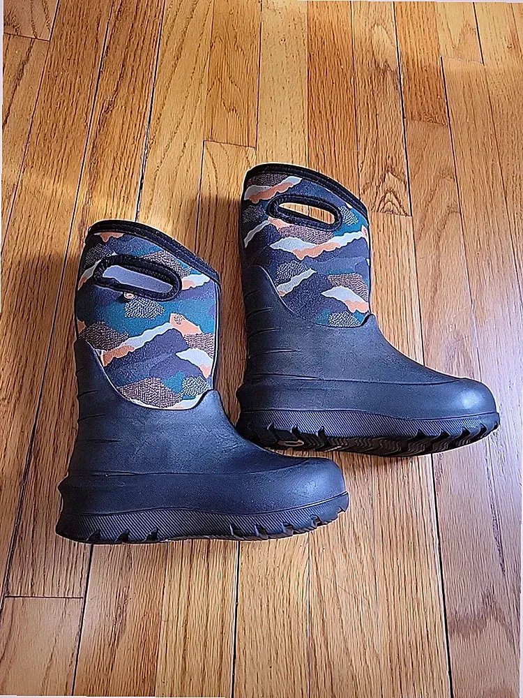 Bogs Neo-Classic Topo Camo Kid's Rain Boots, Black Multi Camo Size US 13