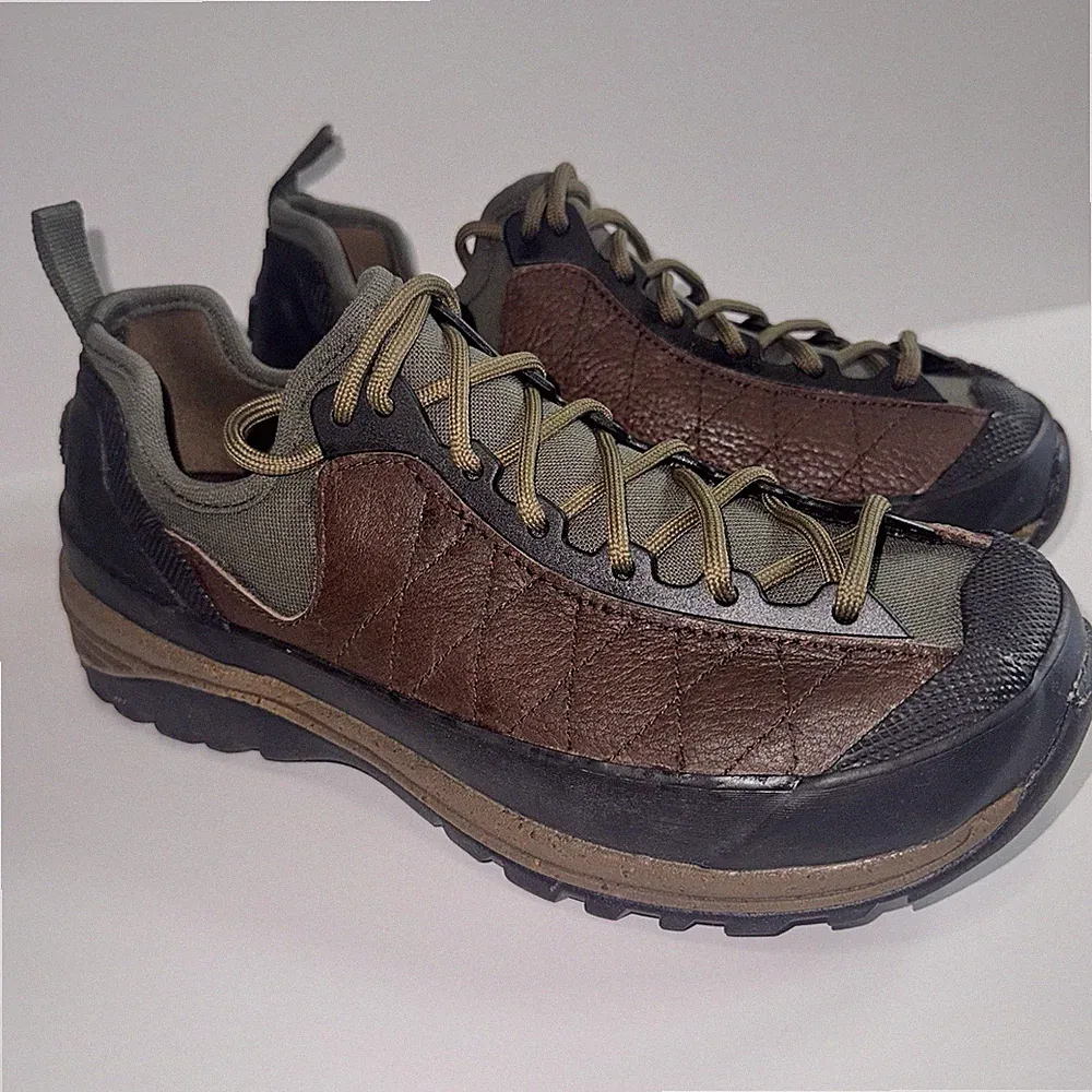 BOGS Osmosis Waterproof Trail Hiking Shoes Men's 8 NEW