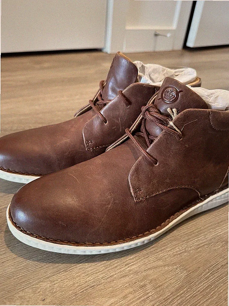 Born Brown Leather Chukka Boots Lace Up Lightweight Comfort Men's Size 9