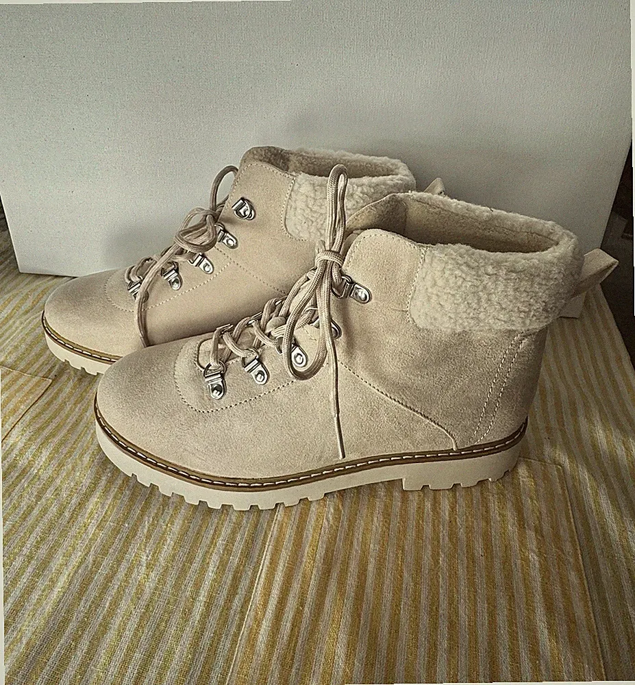 BRAND NEW Sonoma Women's Beige Sherpa Lined Lace Up Ankle Boots 8.5