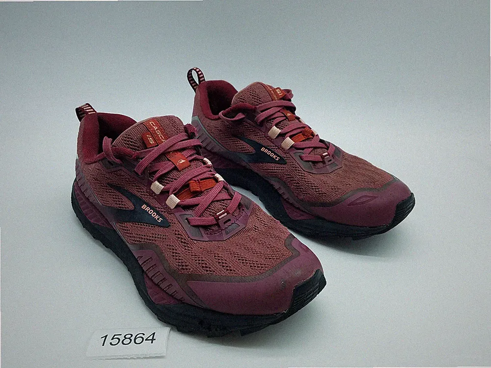 Brooks Cascadia 15 Women's Size 8.5 B (Medium) Trail Running Shoes Burgundy