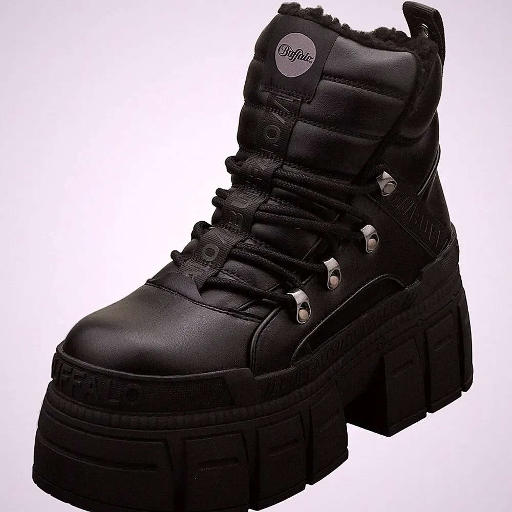 Buffalo Gospher Hike Mid Pad Vegan Womens Platform Boots in Black - 6 US