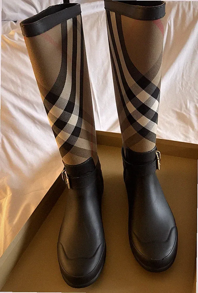 Burberry Men's Knee High Check Rainboot Buckle Black Beige Boots
