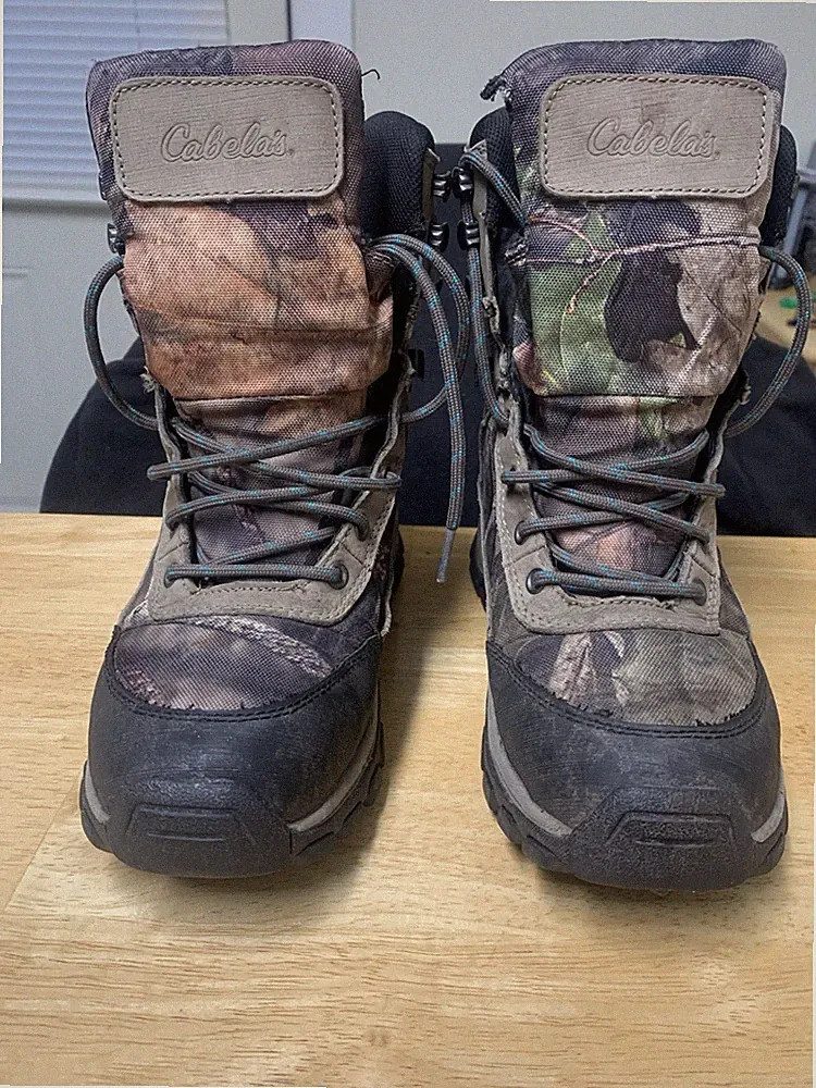 Cabela’s Camo Hiking/ Hunting Boots Insulated. For Women Size 6