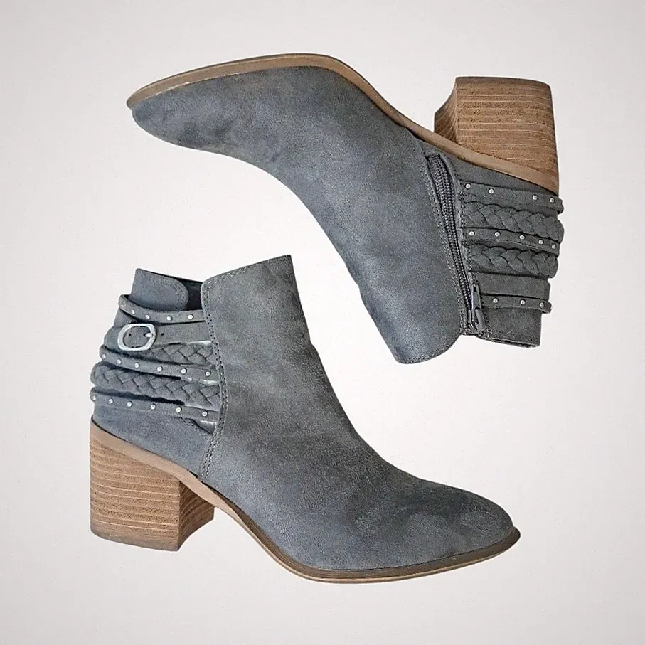 CARLOS SANTANA Gray Faux Suede Ankle Boots Size 9 Studded Braided 2.5" Heel Zip