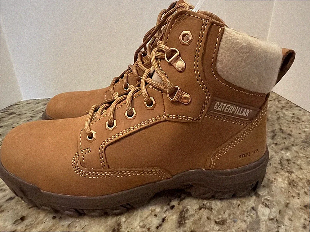 CAT Women's Steel Toe Slip Resistant Shock Absorbing Work/hiking Boot Sz 7.5