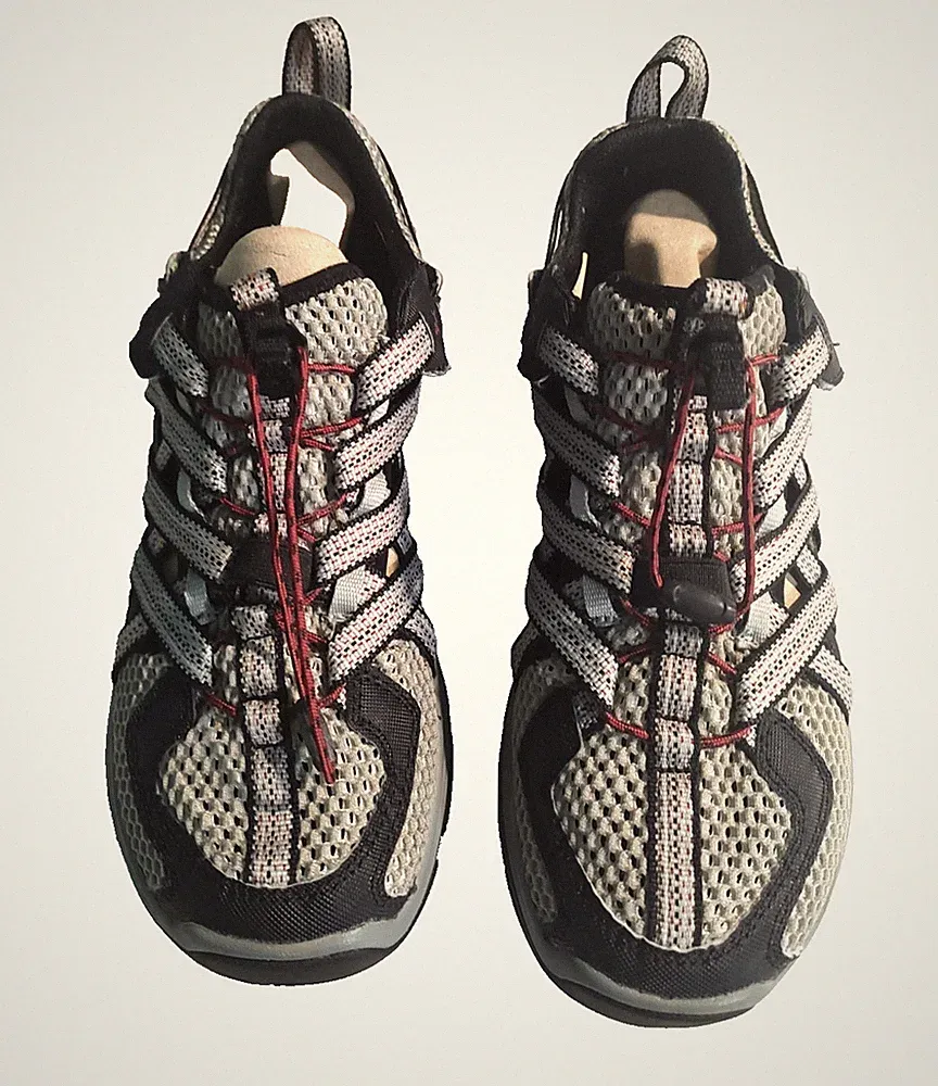 Chaco Gray Black Red Men's Hiking Shoes Size 10 Water shoes Bungee Closure NICE
