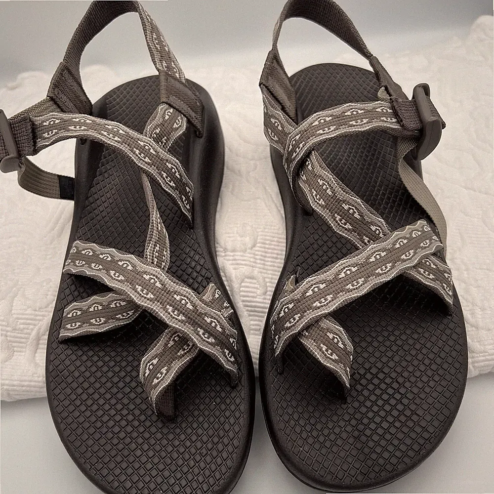 Chaco Z/2 Cloud Sandals Womens 9 Mayan Bungee Hiking Water Outdoors Adjustable