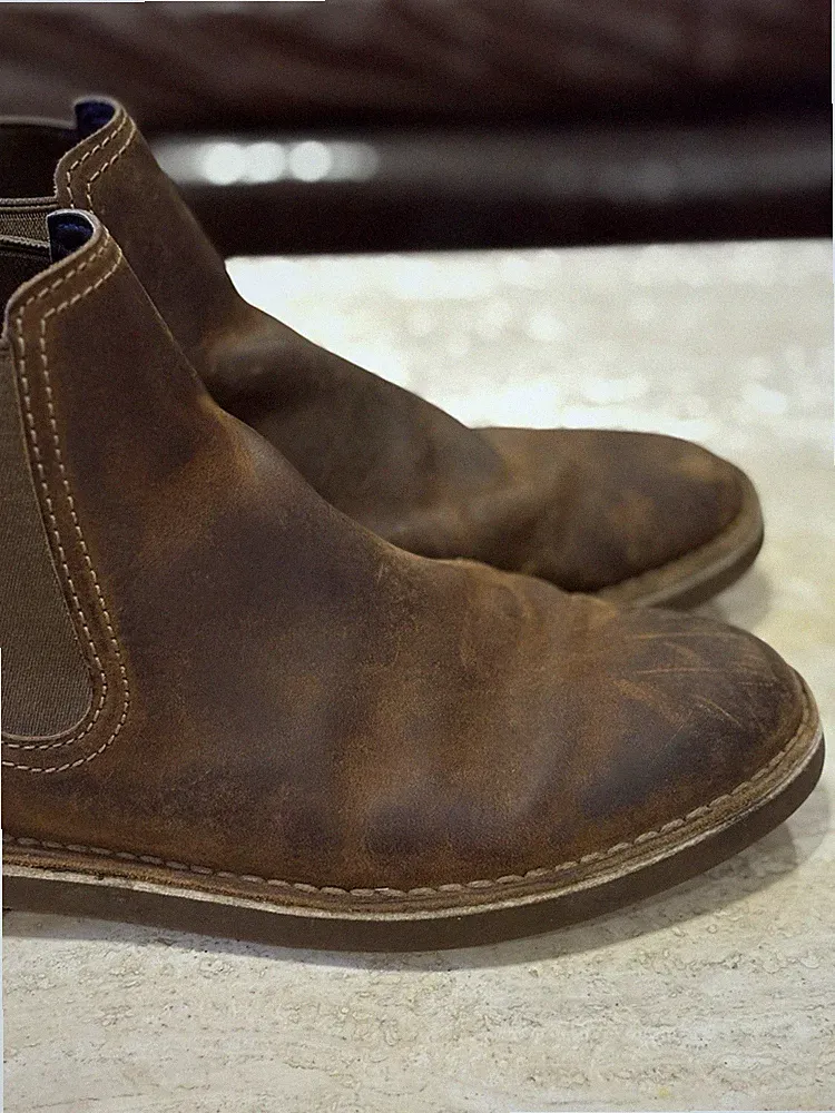 Clarks Bushacre Hill Chelsea Boots Mens 9 Brown Leather Slip On Chukka Bees Wax