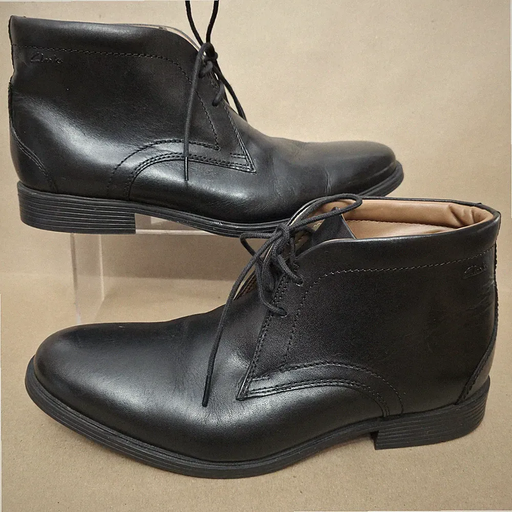 Clarks Men's (Sz 9.5 M) Whiddon Black Leather Mid Boots Chukka