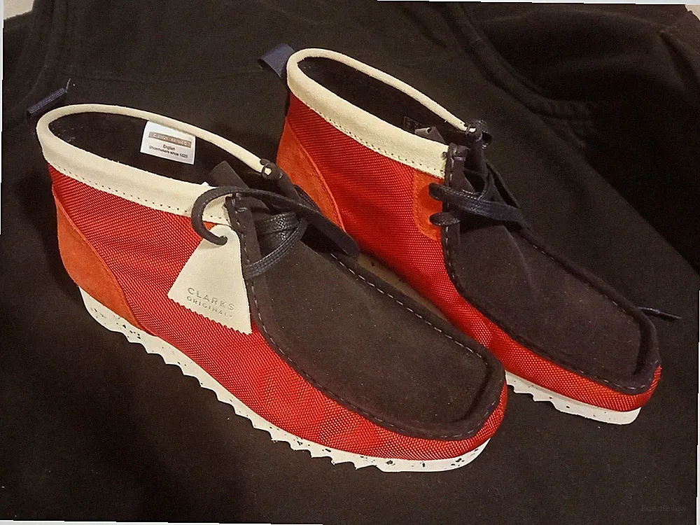 Clarks Originals Wallabee Chukka Boots Red/Navy/White Lace-Up Men’s 11
