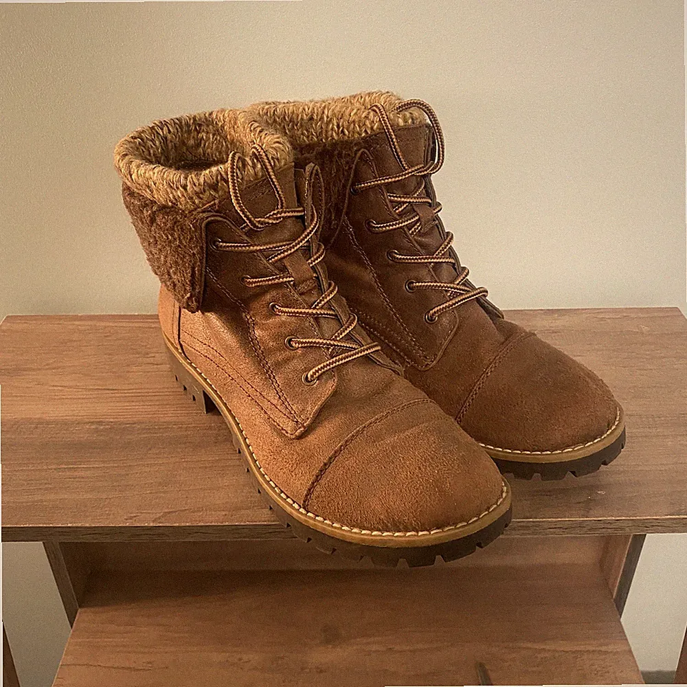 Cliffs White Mountain Womens 7.5 Hiking Boots Taupe Beige Ankle Sweater Leather