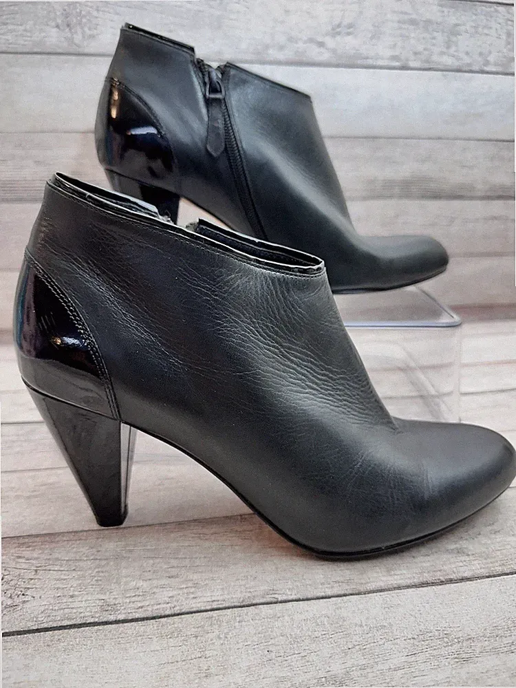 COLE HAAN AIR CLAIR SHORT BLACK LEATHER ANKLE BOOTS SHOES HEELS WOMENS SZ 10 B